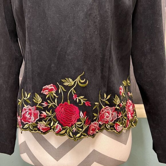 Positive Attitude 90’s micro suede long sleeve floral embroidered top - Picture 2 of 6